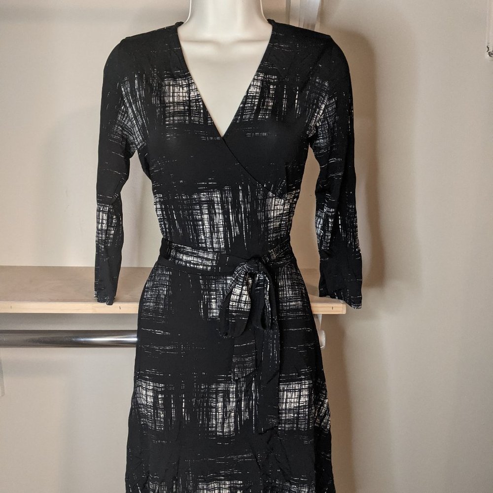 Leota Black and White Distressed Plaid Pattern Faux Wraparound Casual Dress